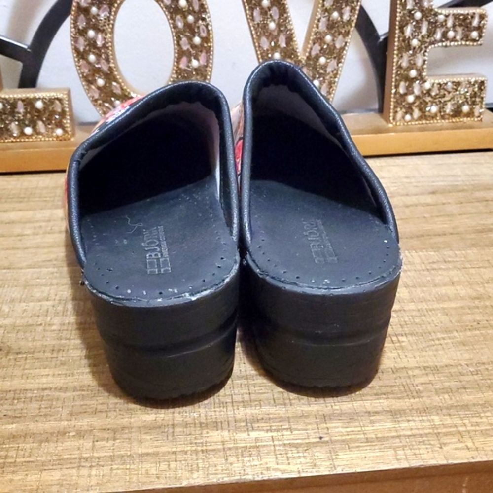 BJORK Swedish Vera Sugar Skull Patent Limited Clog Sz 38 /7.5 Comfort Slip-On - Picture 4 of 12